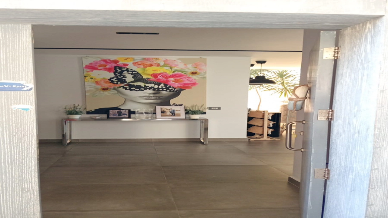 شاليه للايجار بالدور الارضي في سيشيل 4غرف