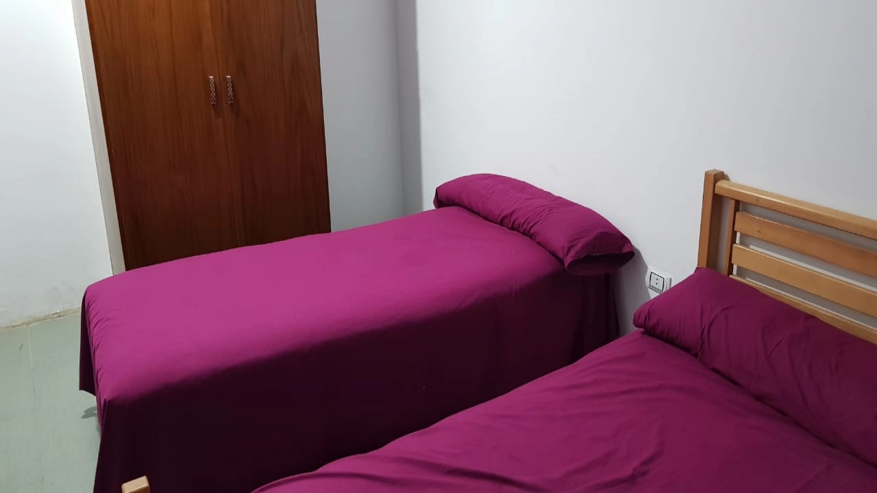 استديو للايجار بالدور الارضي في قريه الزمرده