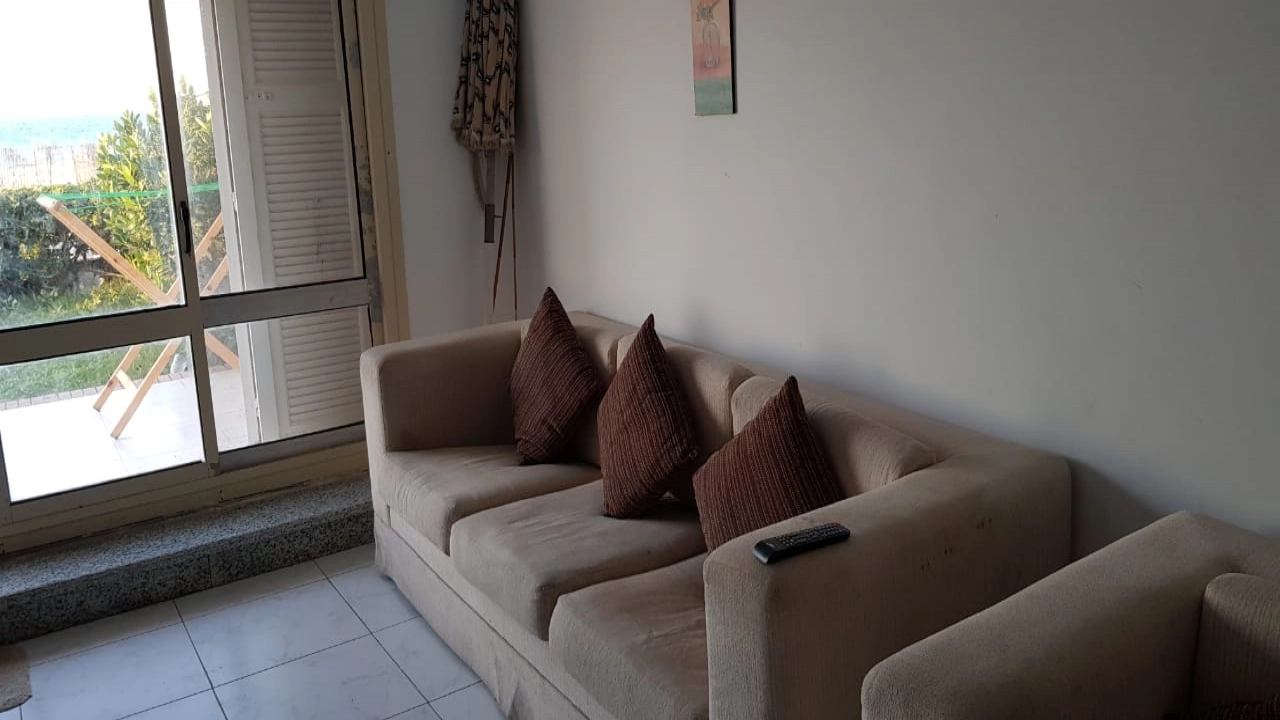 استديو للايجار بالدور الارضي في قريه الزمرده