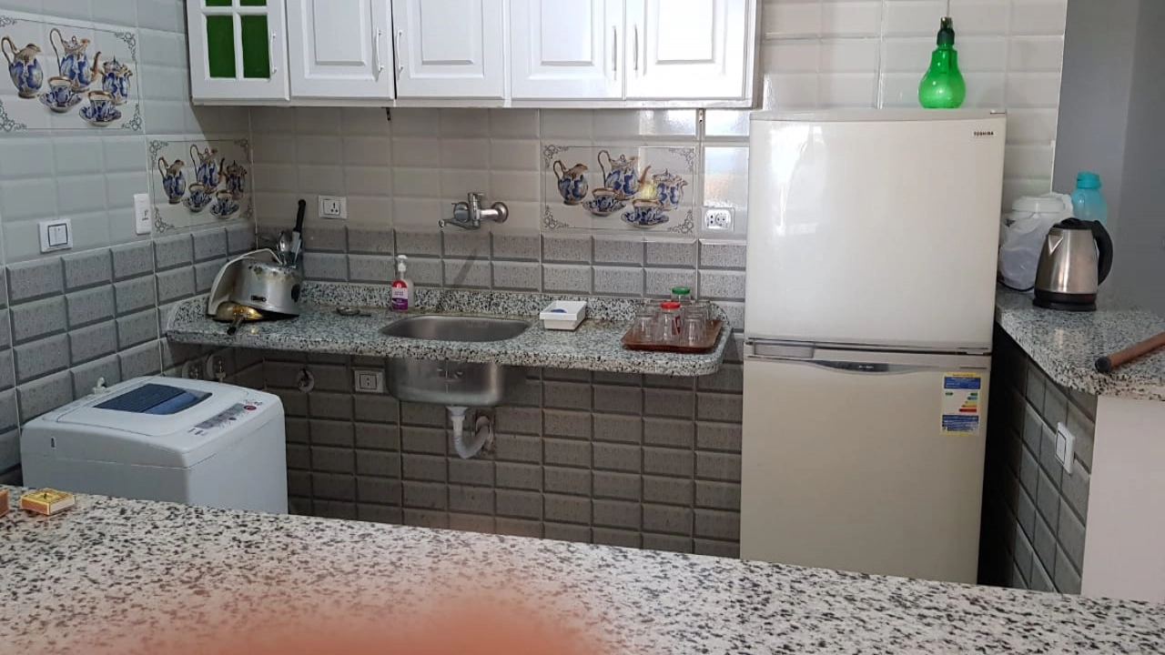 استديو للايجار بالدور الارضي في قريه الزمرده