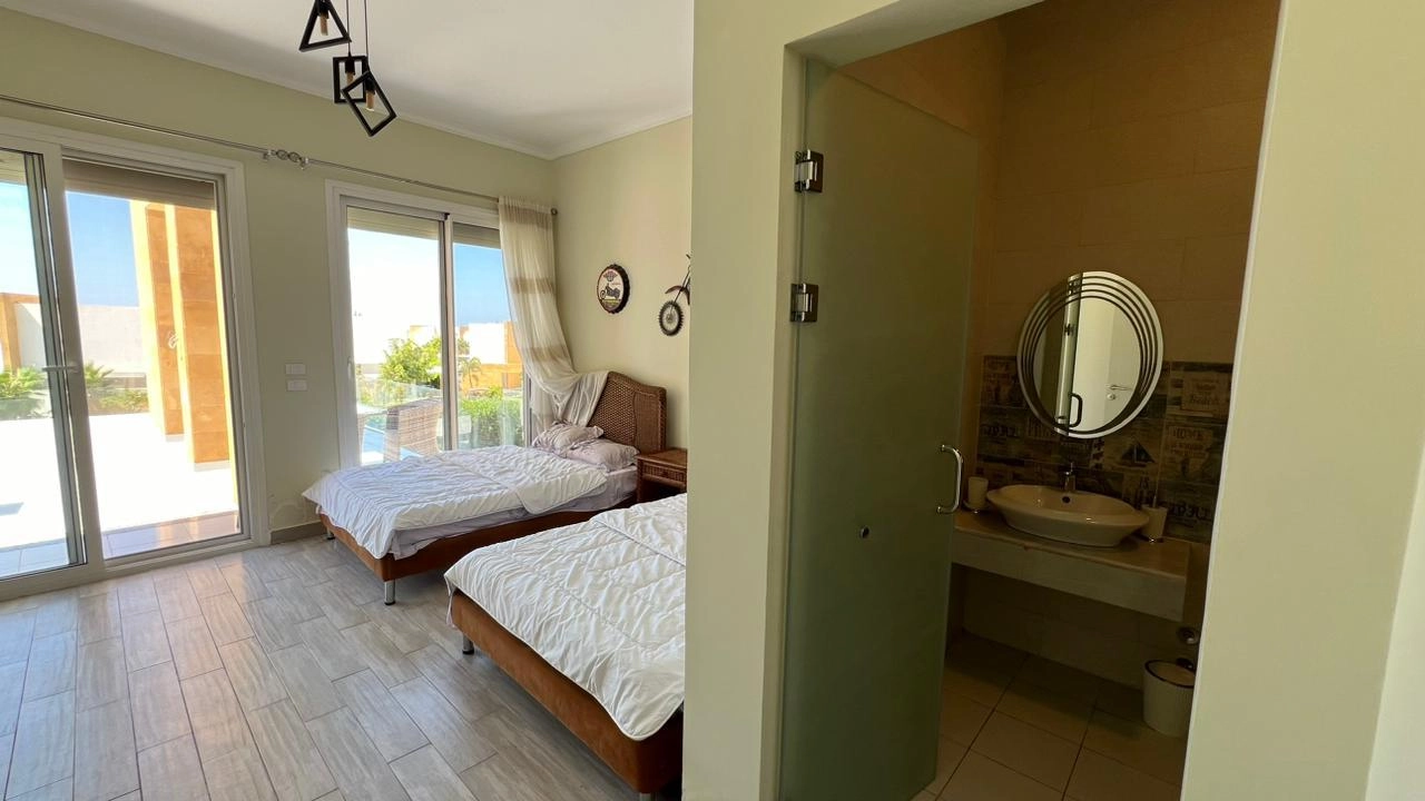 فيلا للايجار في سيشل 5غرف