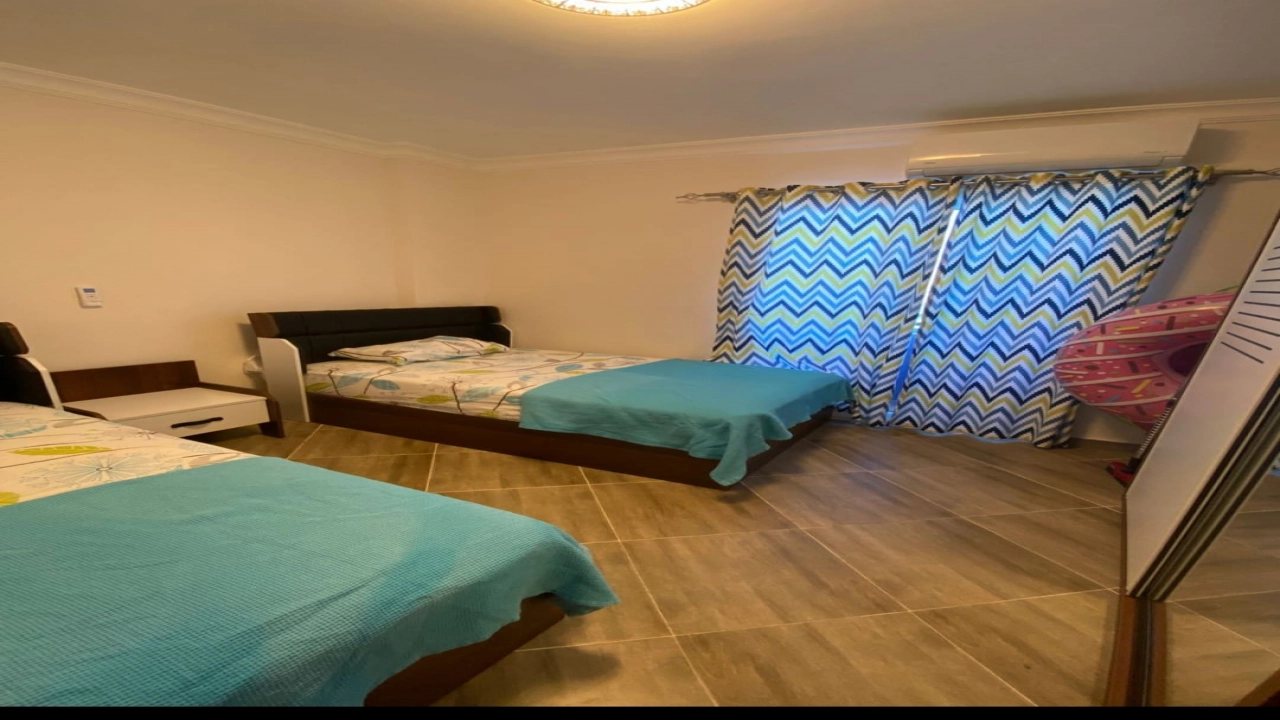 شاليه للايجار في مارسيليا بيتش 4 3غرف