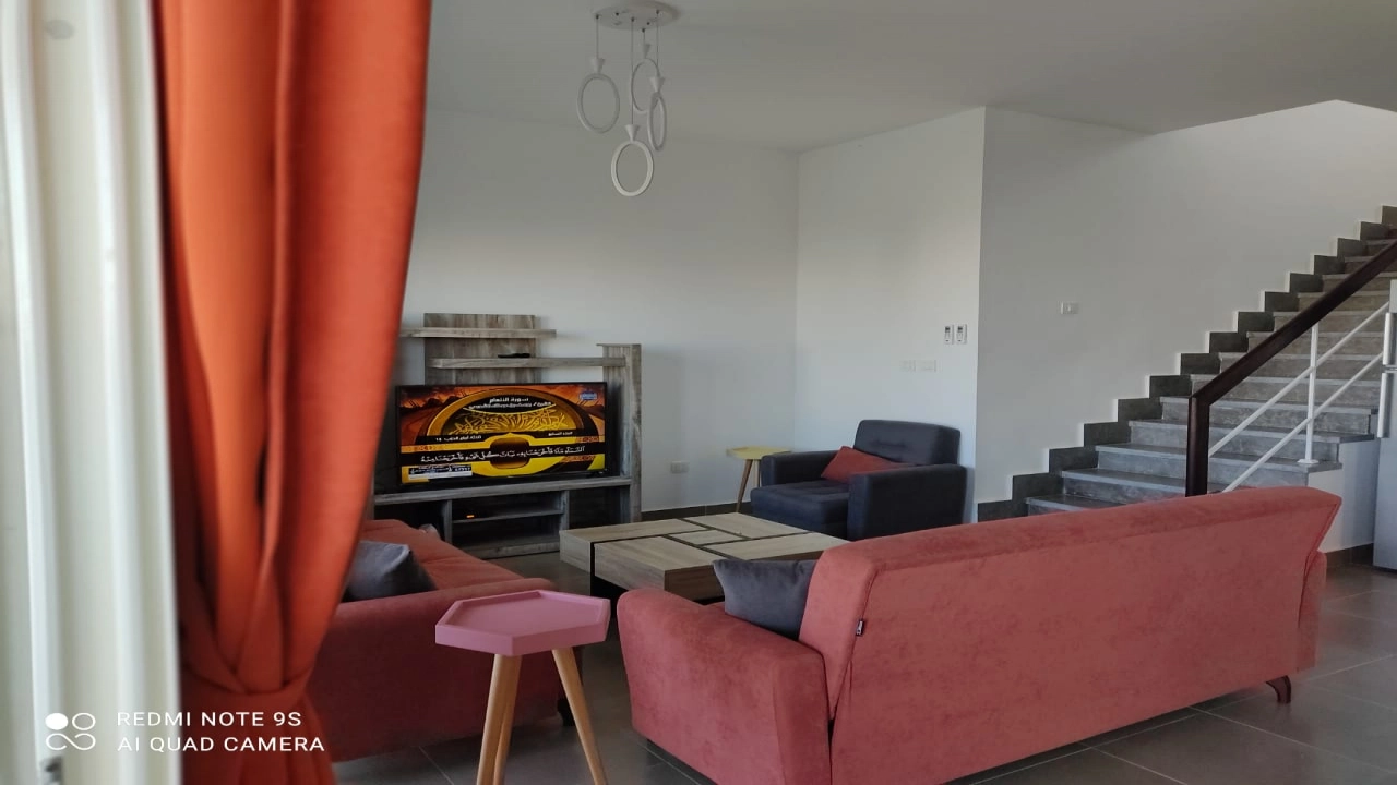 دوبلكس للايجار في قرية امواج ارضي 3 غرف