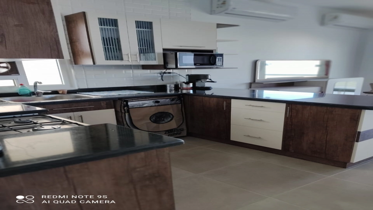 دوبلكس للايجار في قرية امواج ارضي 3 غرف