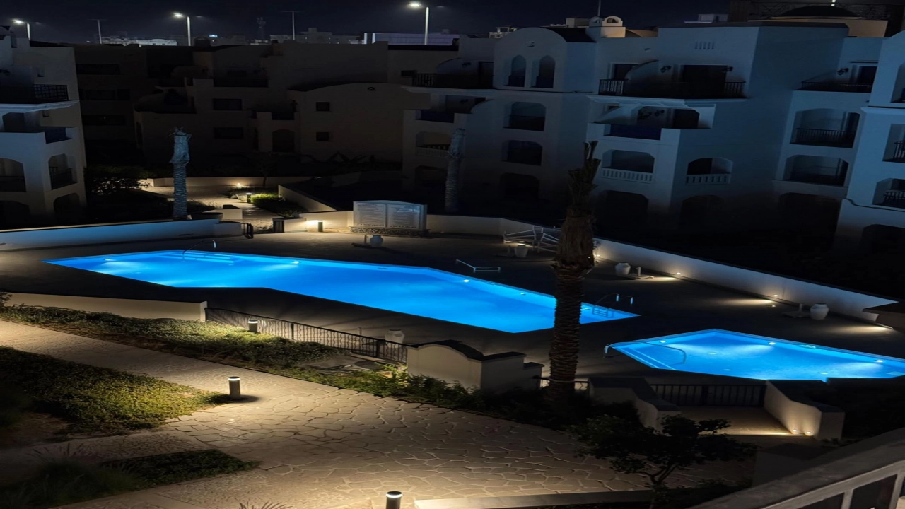 شاليه للايجار في مراسي جريك غرفه