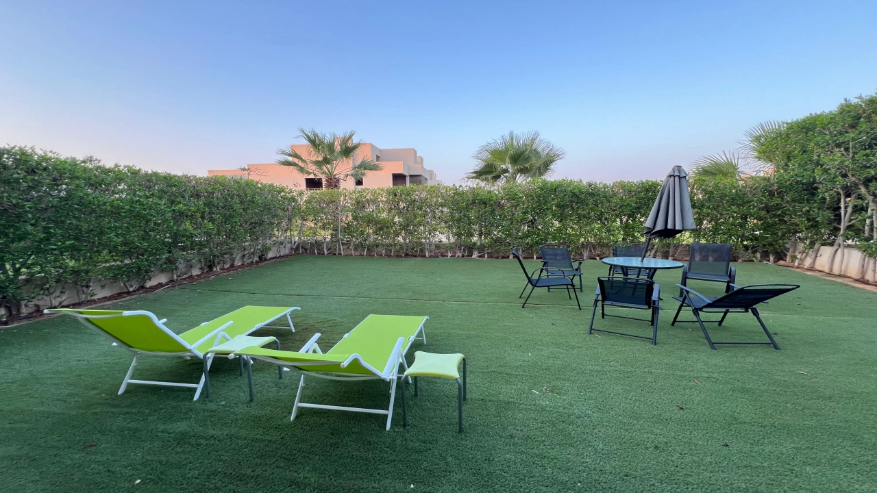 جنيور شاليه للبيع في هاسيندا باي ارضي 3غرف